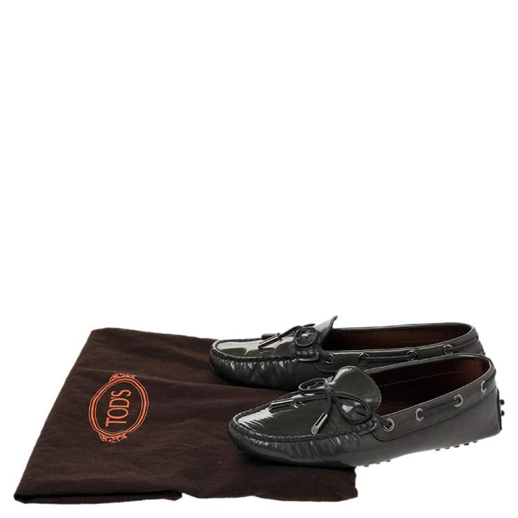 Pre Owned Tod's Grey Patent Leather Bow Slip On Loafers Size 35.5