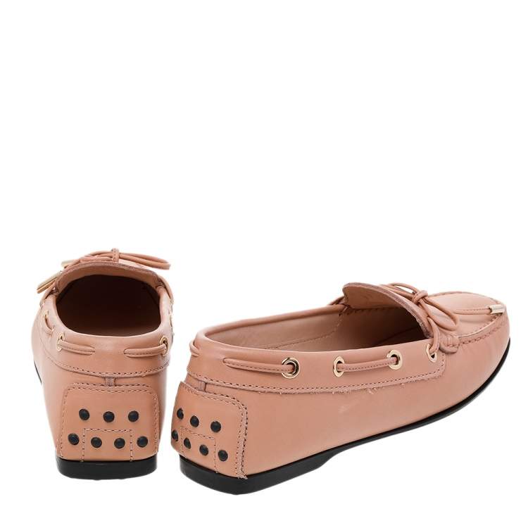 Pre Owned Tod's Beige Leather Bow Slip On Loafers Size 36