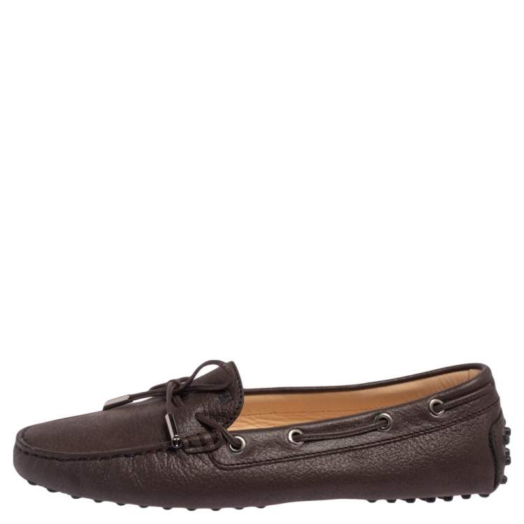 مملوكة مسبقًا Tod's Dark Brown Shimmer Leather Heaven Bow Loafers Size 39