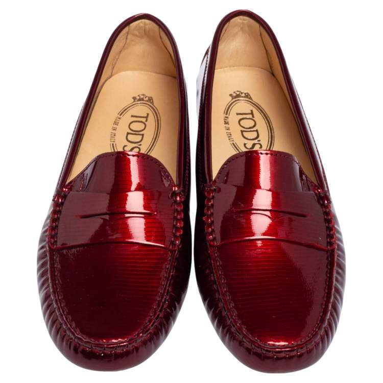 مملوكة مسبقًا Tod's Burgundy Patent Leather Penny Loafers Size 36.5