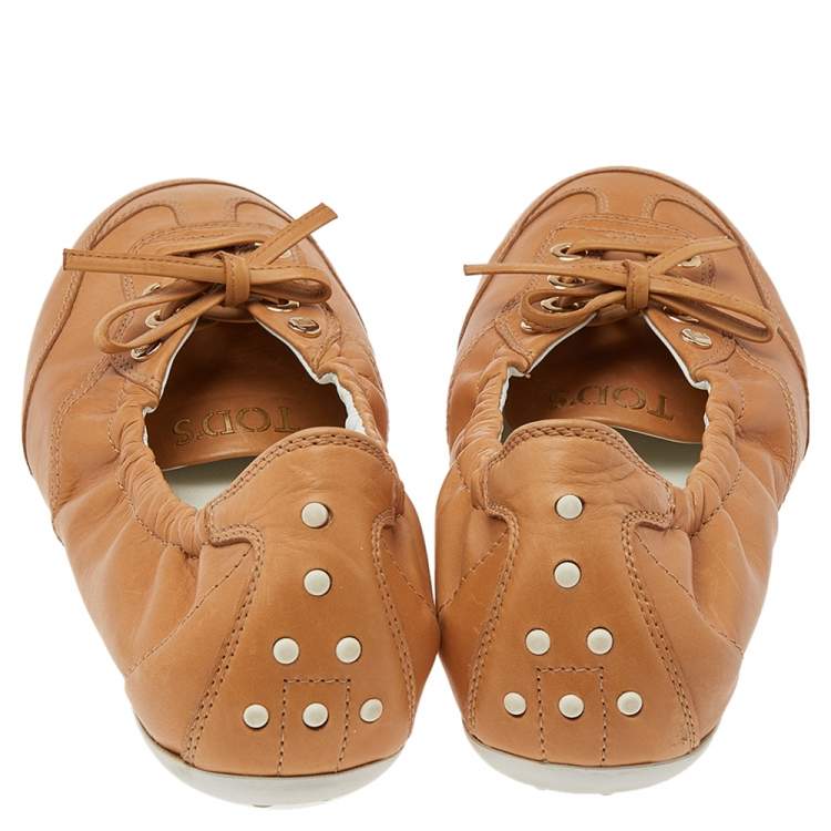Pre Owned Tod's Brown Leather Scrunch Lace Up Flats Size 37.5