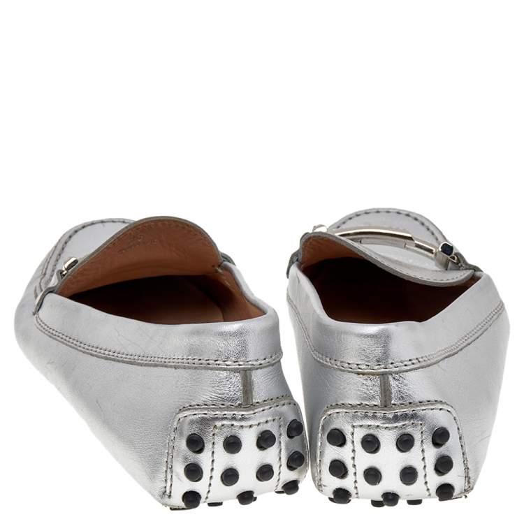Pre Owned Tod's Silver Leather Slip on Loafers Size 36