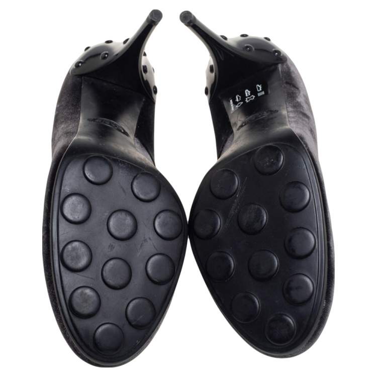 Pre Owned Tod's Grey Velvet Round Toe Pumps Size 35