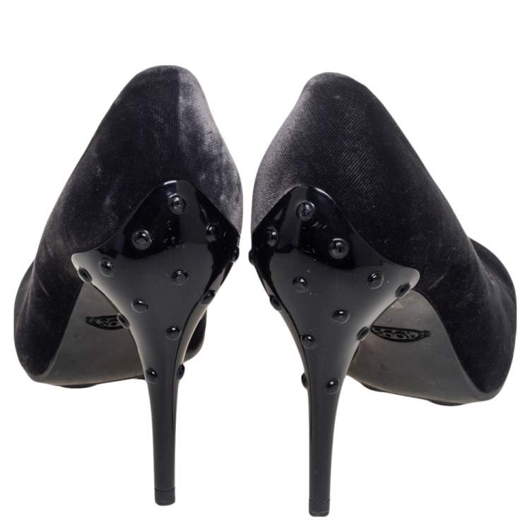 Pre Owned Tod's Grey Velvet Round Toe Pumps Size 35