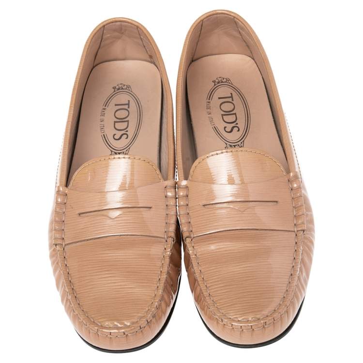 Pre Owned Tod's Beige Textured Patent Leather Penny Slip On Loafers Size 38.5
