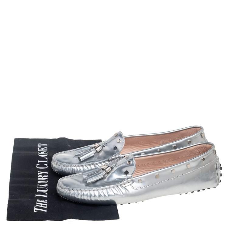 Pre Owned Tod's Silver Leather Studded Tassel Loafers Size 40.5