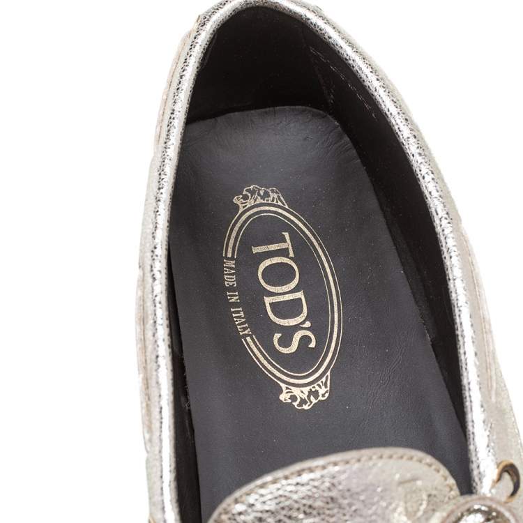 Pre Owned Tod's Gold Crinkled Leather Bow Driving Loafers Size 38