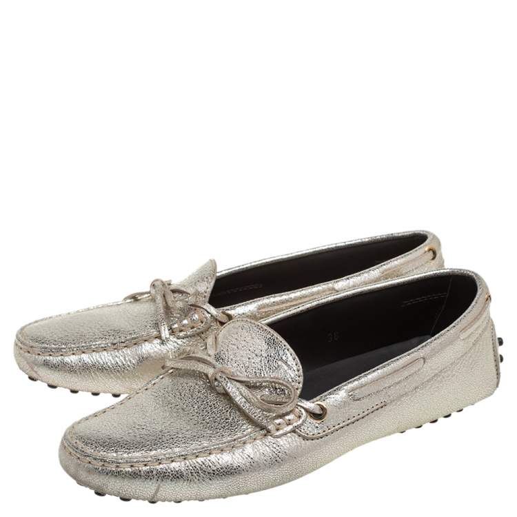 Pre Owned Tod's Gold Crinkled Leather Bow Driving Loafers Size 38