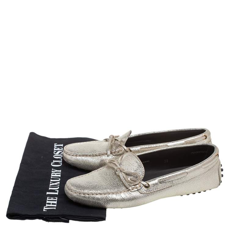 Pre Owned Tod's Gold Crinkled Leather Bow Driving Loafers Size 38