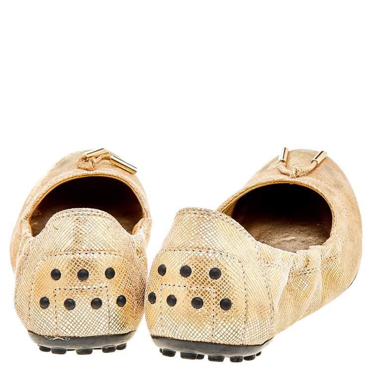 Pre Owned Tod's Metallic Gold Textured Suede Bow Scrunch Ballet Flats Size 38.5