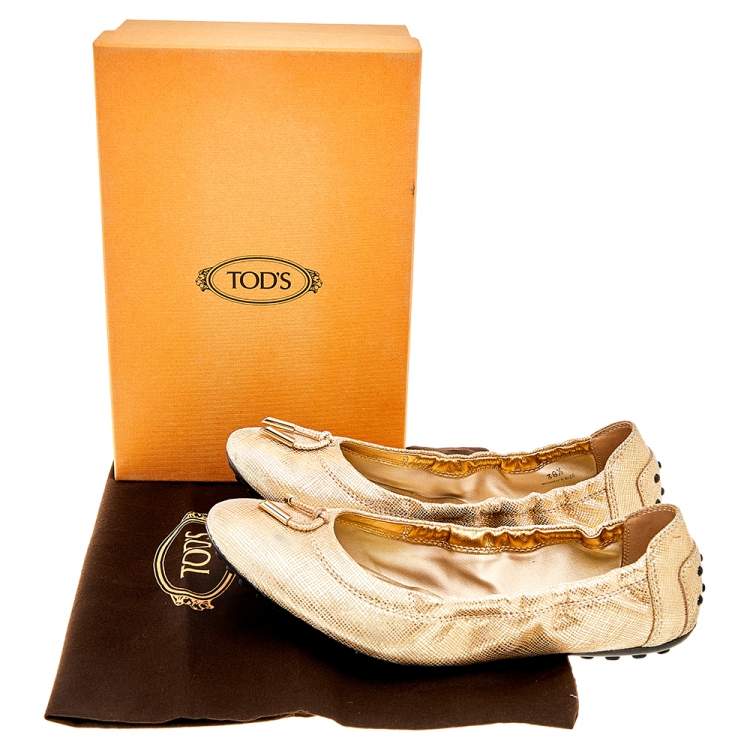 Pre Owned Tod's Metallic Gold Textured Suede Bow Scrunch Ballet Flats Size 38.5