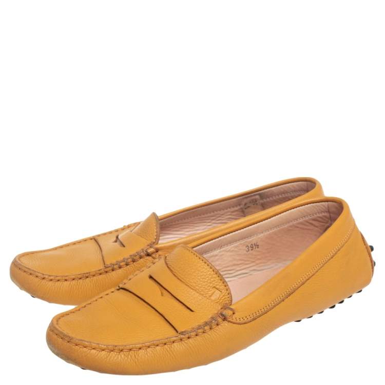 مملوكة مسبقًا Tod's Yellow Leather Slip On Loafers Size 39.5