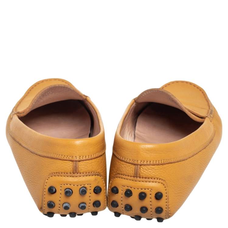 مملوكة مسبقًا Tod's Yellow Leather Slip On Loafers Size 39.5