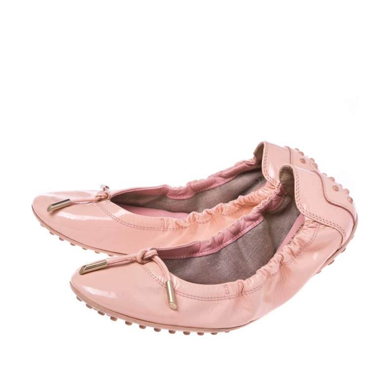 Pre Owned Tod's Salmon Pink Patent Leather Ballerina Scrunch Flats Size 37