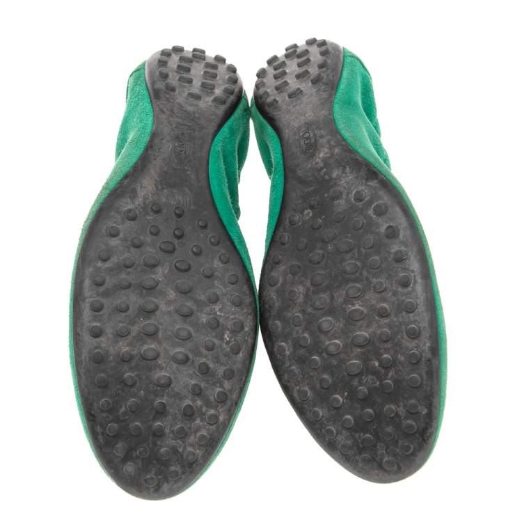 Pre Owned Tod's Green Suede Scrunch Ballet Flat Size 38.5