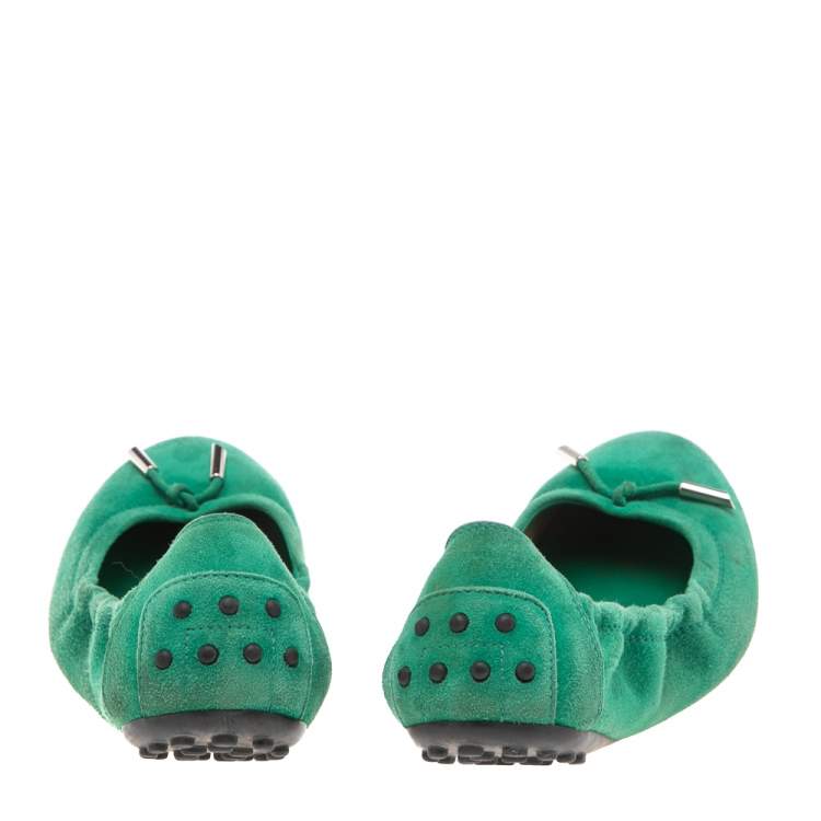 Pre Owned Tod's Green Suede Scrunch Ballet Flat Size 38.5
