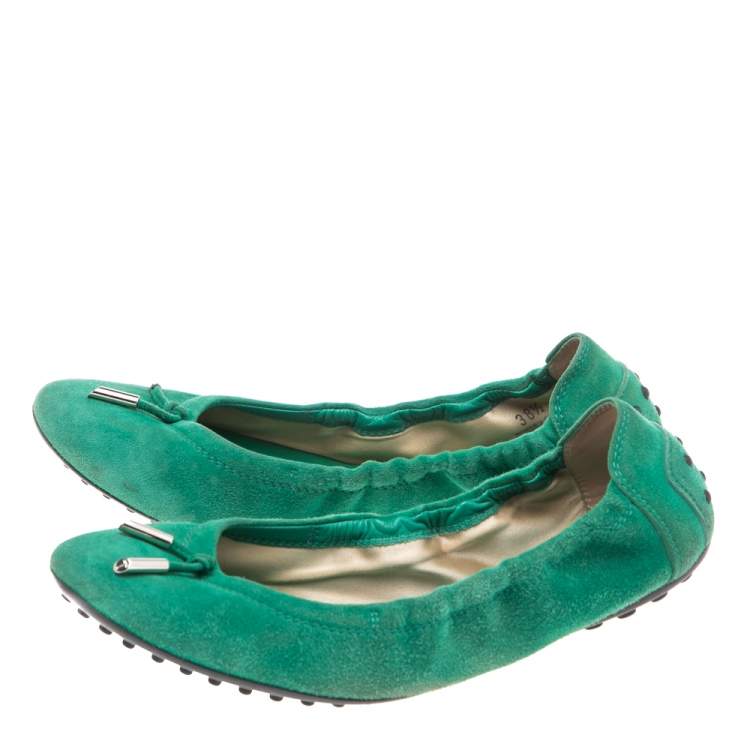 Pre Owned Tod's Green Suede Scrunch Ballet Flat Size 38.5