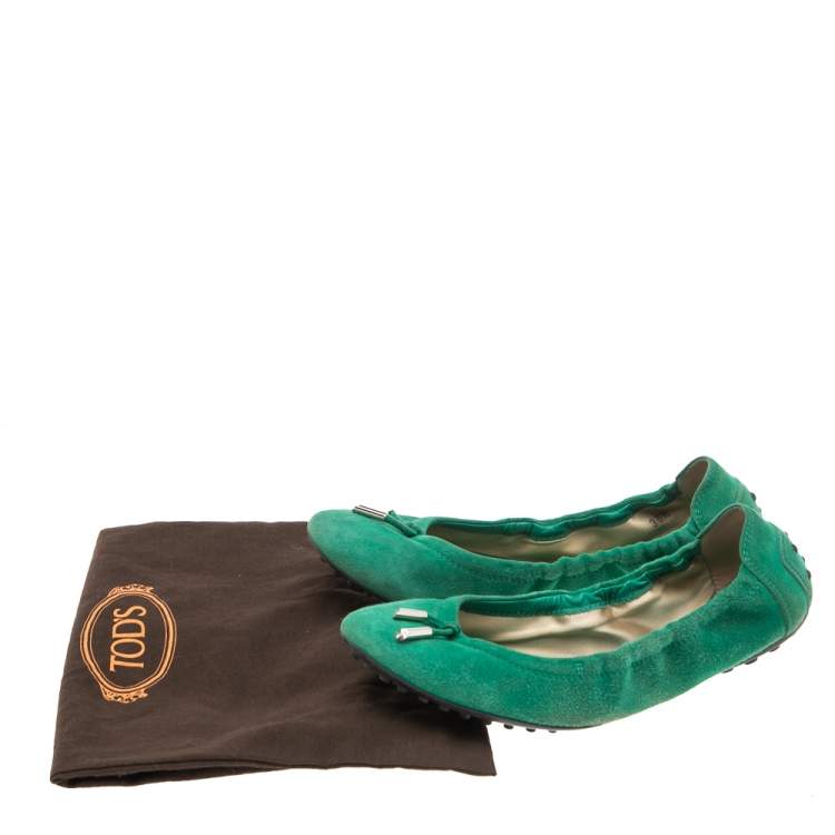 Pre Owned Tod's Green Suede Scrunch Ballet Flat Size 38.5