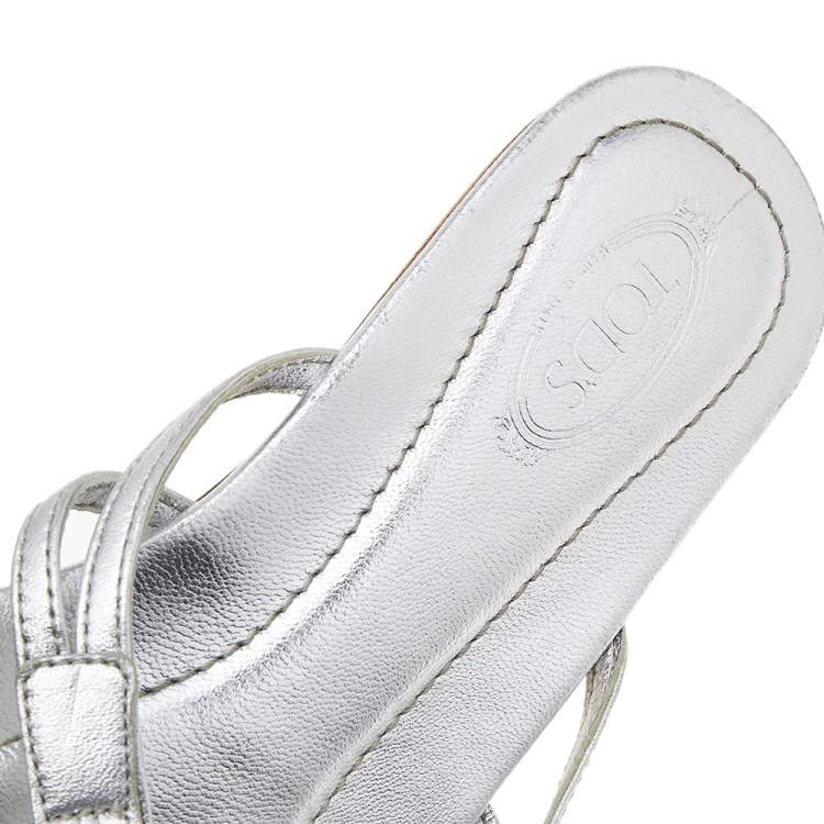 Pre Owned Tod's Silver Leather Thong Flat Sandals Size 38.5