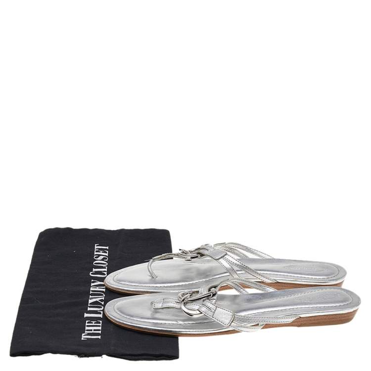 Pre Owned Tod's Silver Leather Thong Flat Sandals Size 38.5
