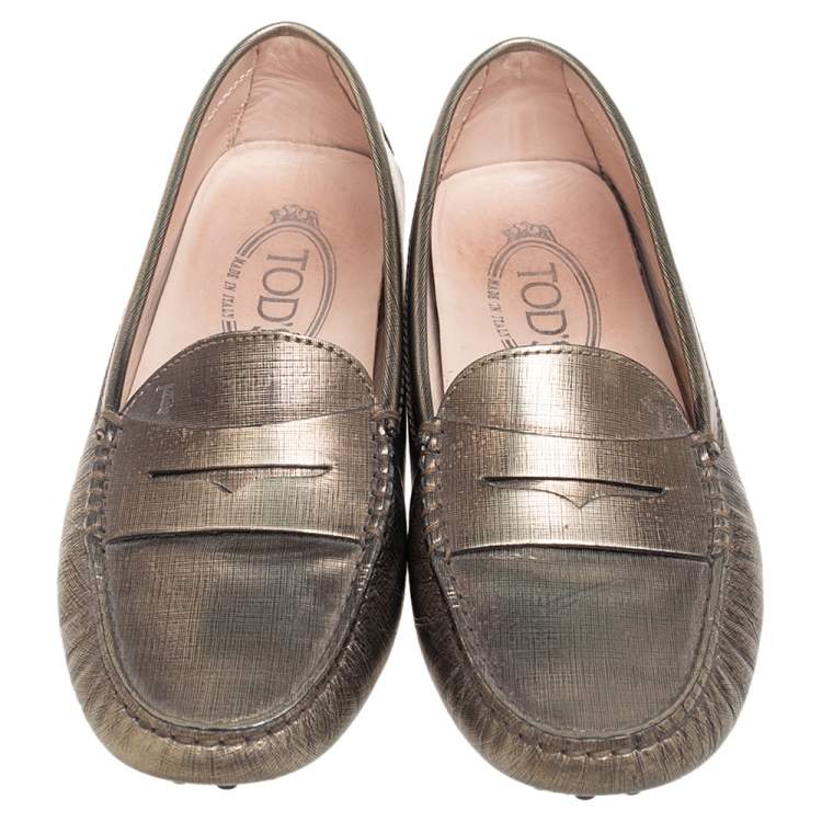 مملوكة مسبقًا Tod's Metallic Gold Textured Leather Penny Loafers Size 36.5