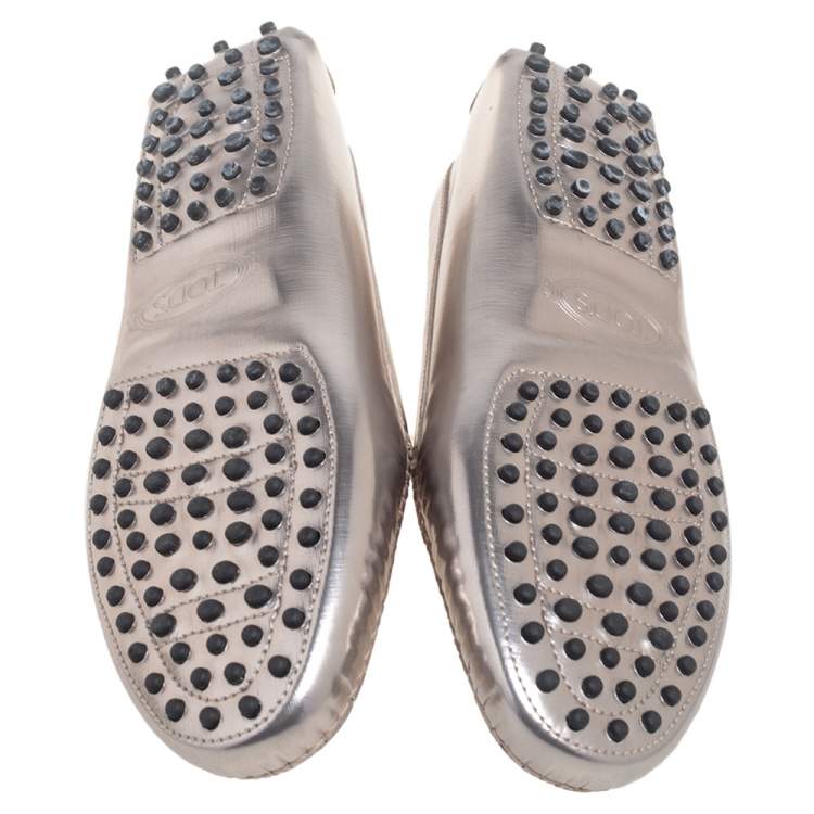 Pre Owned Tod's Silver Glossy Leather Slip-On Loafers Size 39.5
