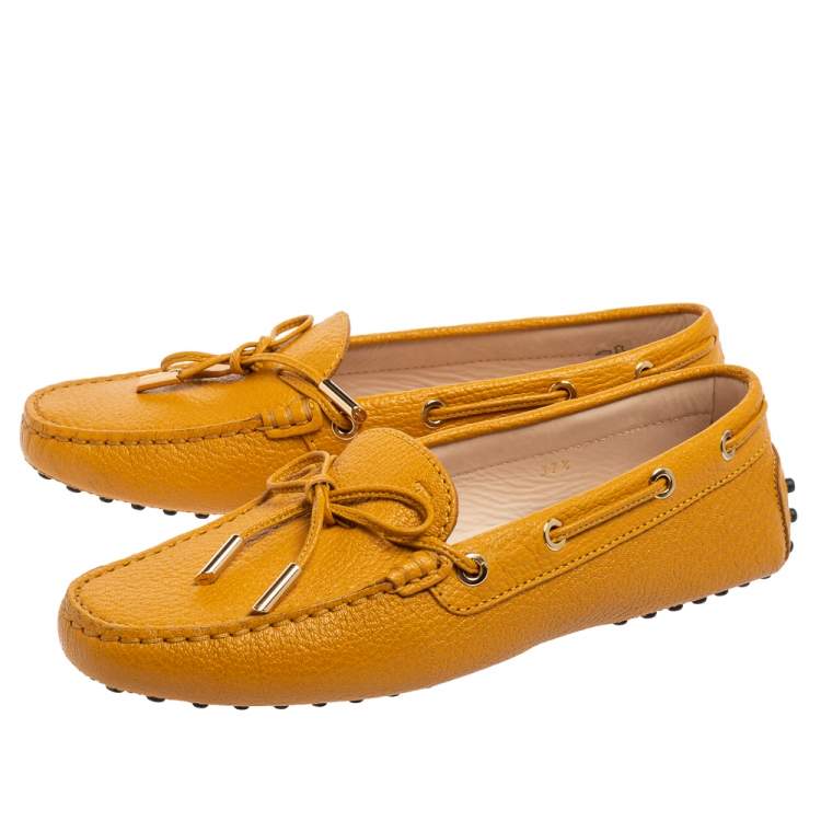 Pre Owned Tod's Tan Leather Bow Driver Loafers Size 37.5