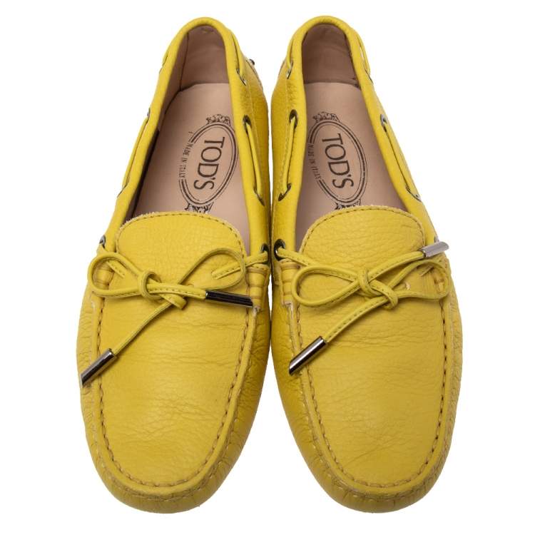 Pre Owned Tod's Yellow Leather Bow Driver Loafers Size 37