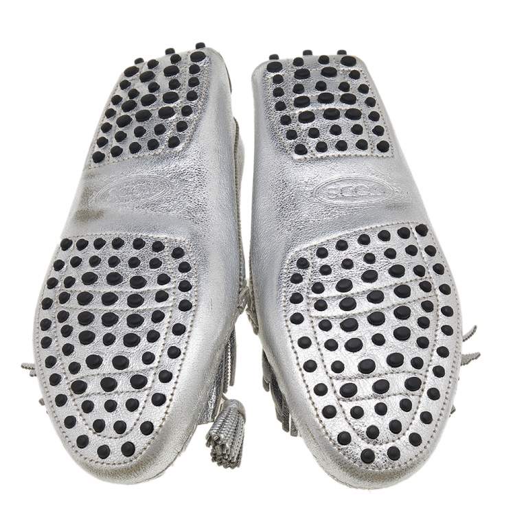 Pre Owned Tod's Silver Leather Tassel Bow And Fringe Slip On Loafers Size 39