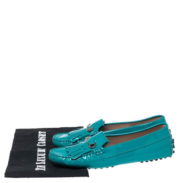 مملوكة مسبقًا Tod's Turquoise Patent Leather Fringe Loafers Size 36