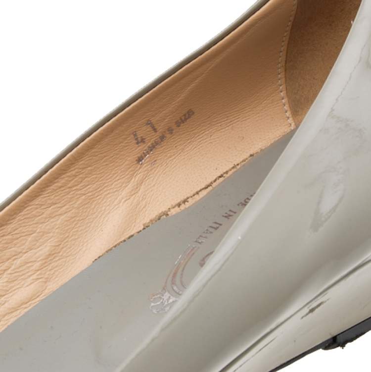 Pre Owned Tod's Grey Patent Leather Wedge Pumps Size 41