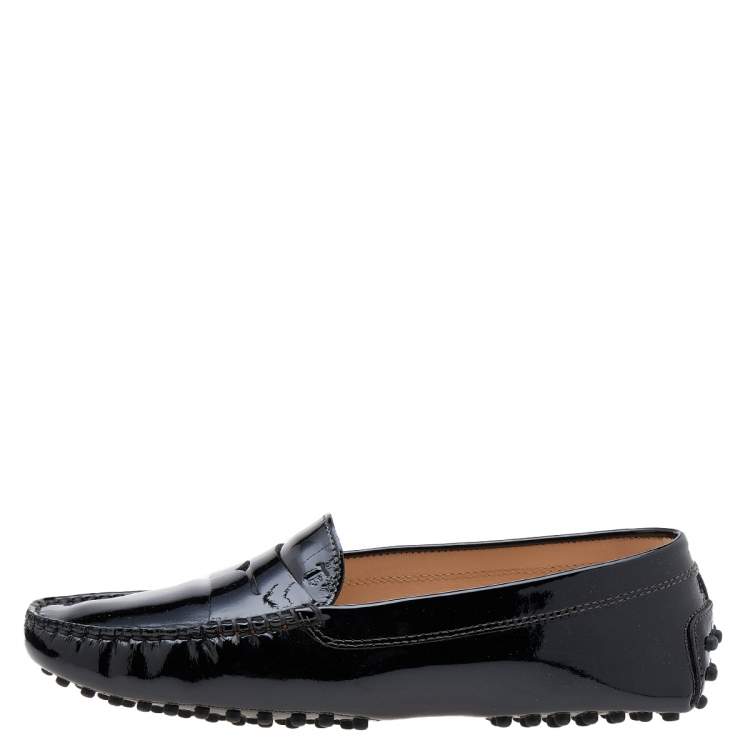 مملوكة مسبقًا Tod's Black Patent Leather Penny Slip On Loafers Size 38