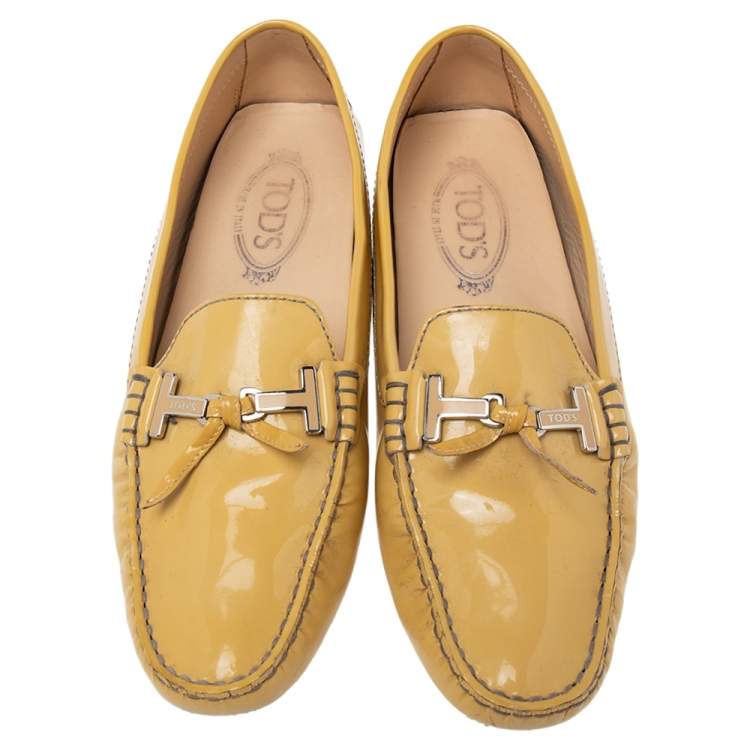 مملوكة مسبقًا Tod's Yellow Patent Leather Driver Loafers Size 40.5