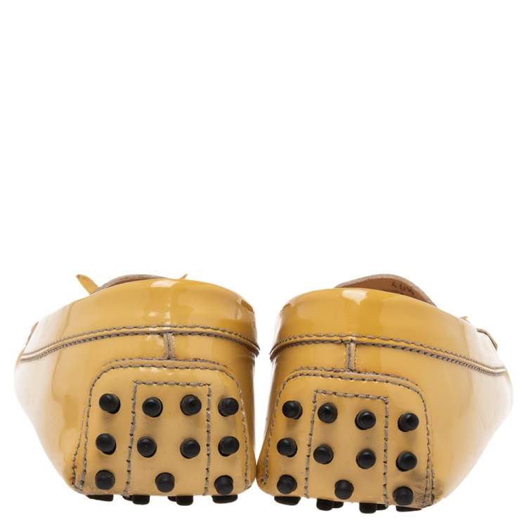 مملوكة مسبقًا Tod's Yellow Patent Leather Driver Loafers Size 40.5