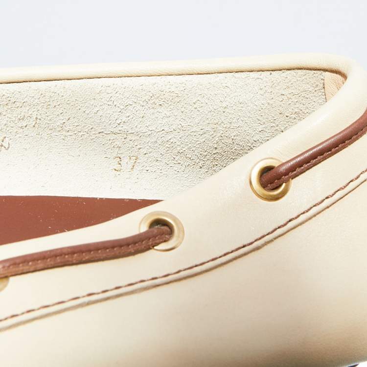 مملوكة مسبقًا Tod's Beige Leather Gommino Bow Slip On Loafers Size 37