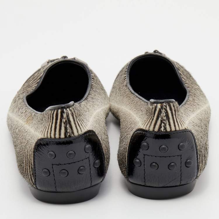 Pre Owned Tod's White/Black Calf Hair And Patent Leather Bow Flats Size 39