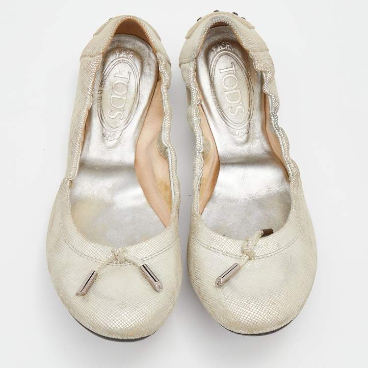 Pre Owned Tod's Silver Textured Nubuck Leather Bow Scrunch Ballet Flats Size 39.5