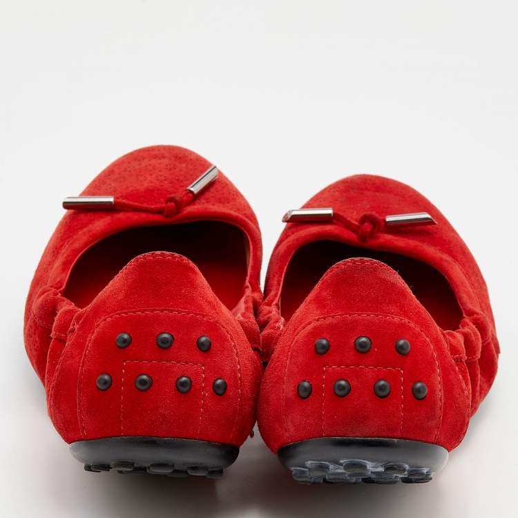 Pre Owned Tod's Red Laser Cut Suede Bow Scrunch Ballet Flats Size 39