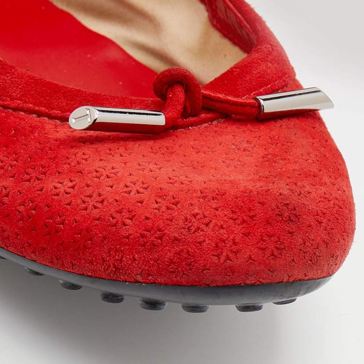 Pre Owned Tod's Red Laser Cut Suede Bow Scrunch Ballet Flats Size 39