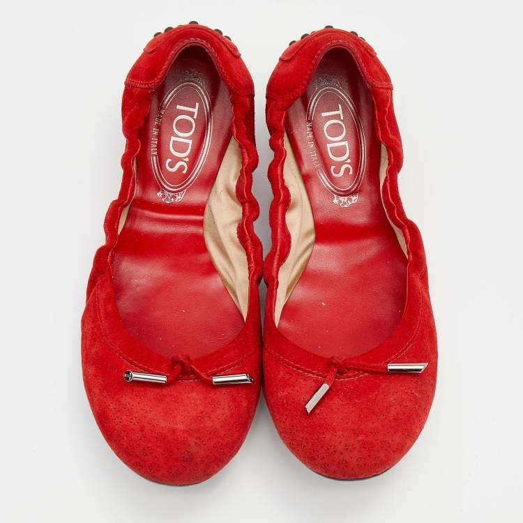 Pre Owned Tod's Red Laser Cut Suede Bow Scrunch Ballet Flats Size 39
