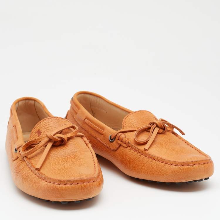 مملوكة مسبقًا Tod's Tan Leather Bow Driver Loafers Size 40