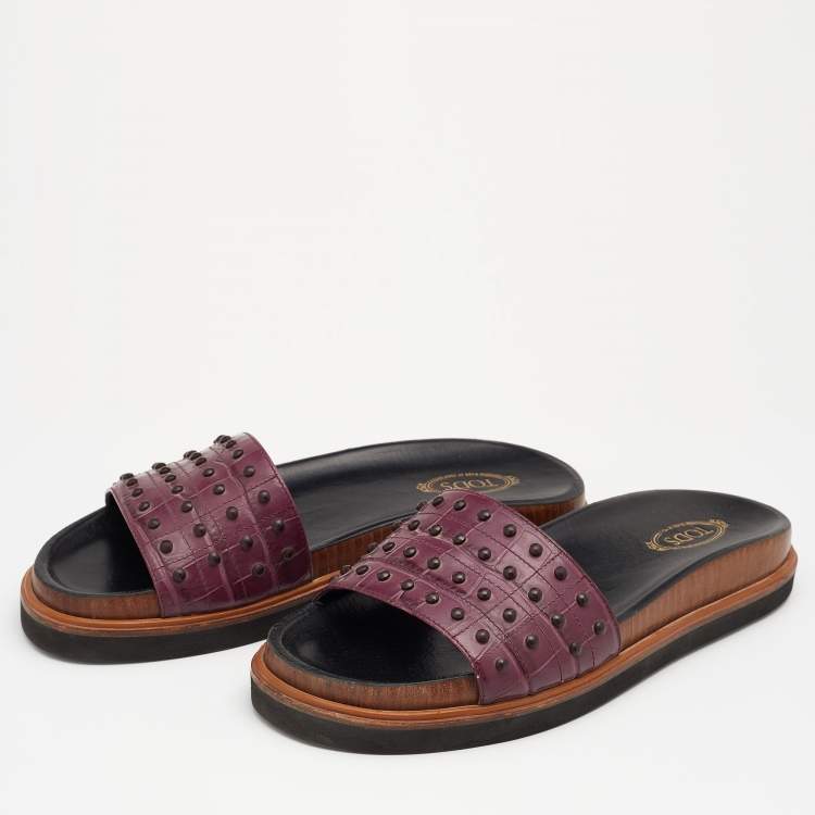 Pre Owned Tod's Burgundy Croc Embossed Leather Studded Flat Slides Size 38