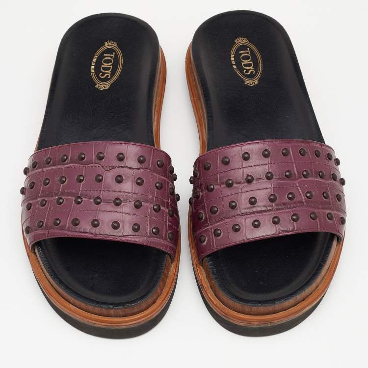Pre Owned Tod's Burgundy Croc Embossed Leather Studded Flat Slides Size 38