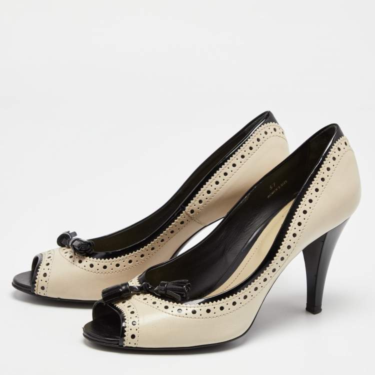 Pre Owned Tod's Black/Beige Brogue Leather and Patent Leather Tassel Peep Toe Pumps Size 37