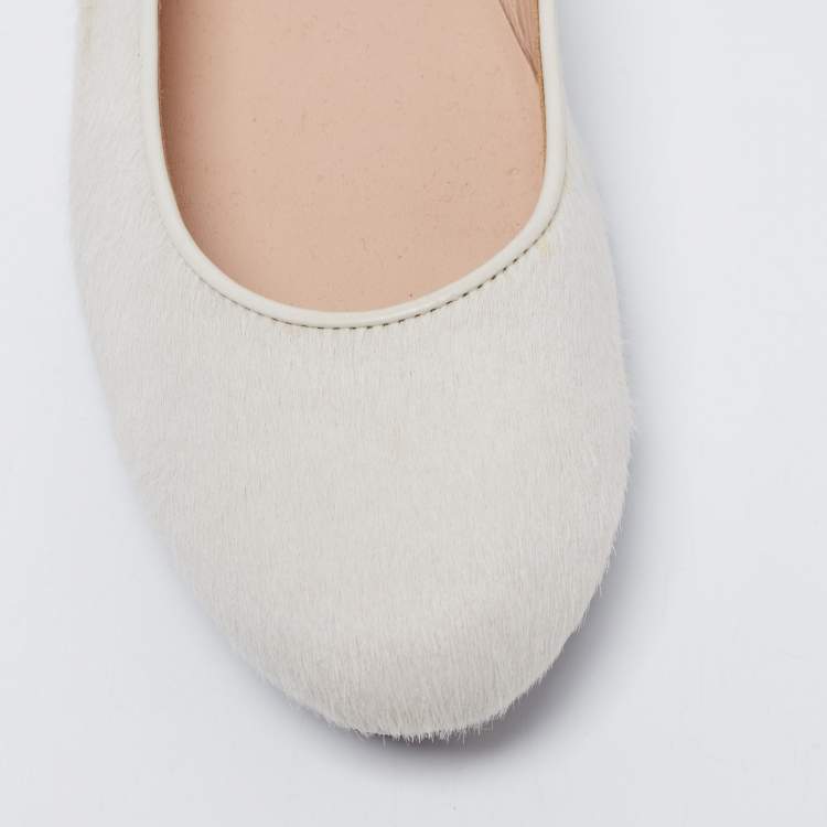 Pre Owned Tod's White Calf Hair Ballet Flats Size 37