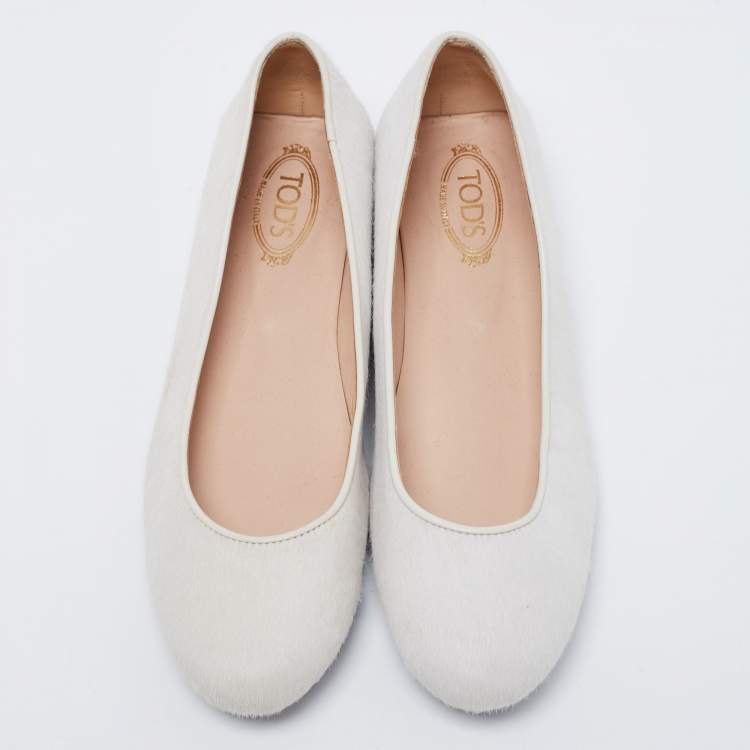 Pre Owned Tod's White Calf Hair Ballet Flats Size 37