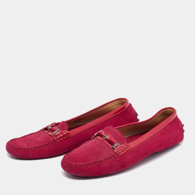 مملوكة مسبقًا Tod's Magenta Suede Buckle Loafers Size 38.5