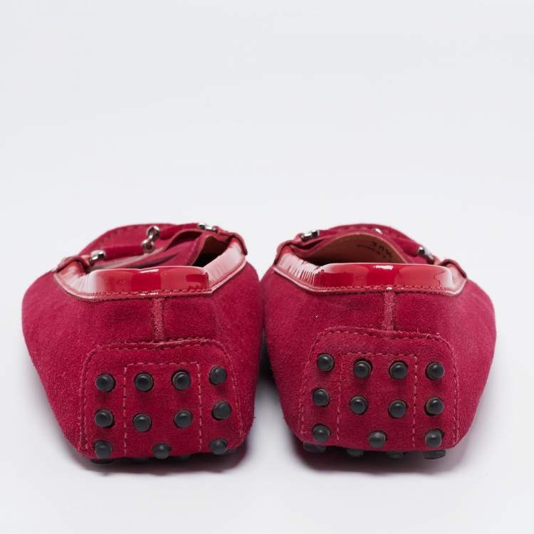 مملوكة مسبقًا Tod's Magenta Suede Buckle Loafers Size 38.5