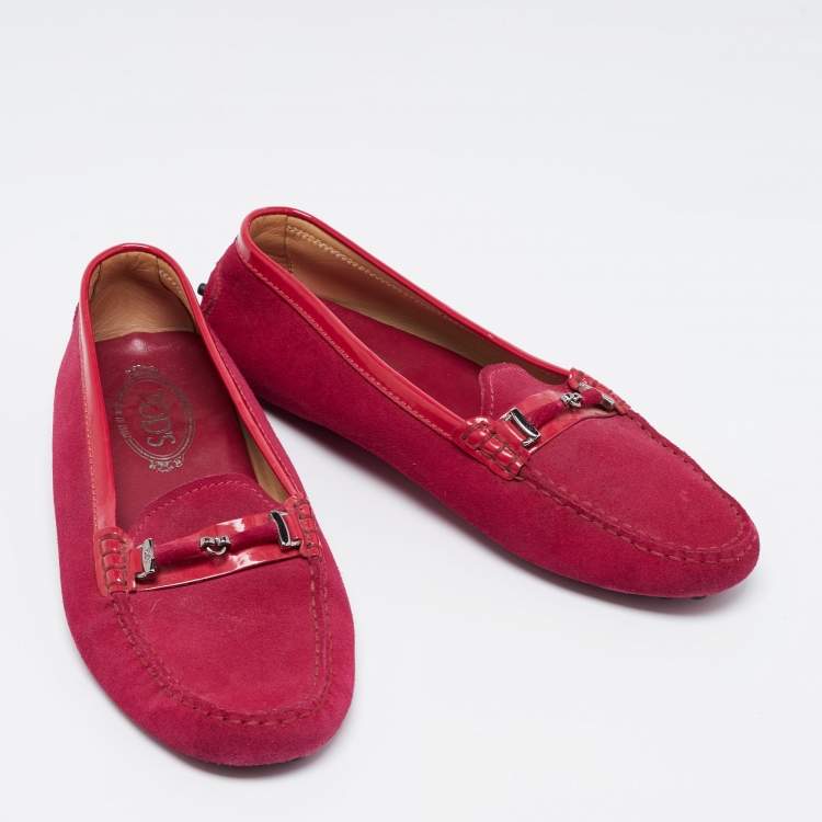 مملوكة مسبقًا Tod's Magenta Suede Buckle Loafers Size 38.5