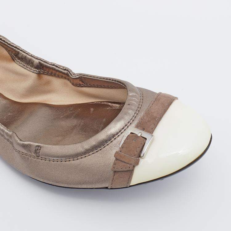 Pre Owned Tod's Metallic Beige/Cream Leather and Patent Leather Scrunch Ballet Flats Size 38.5